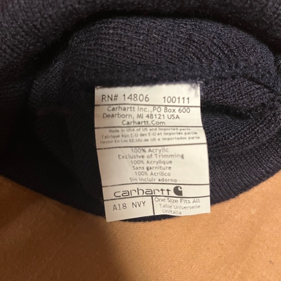 ⭐️ Carhartt Beanie - Picture 3 of 3